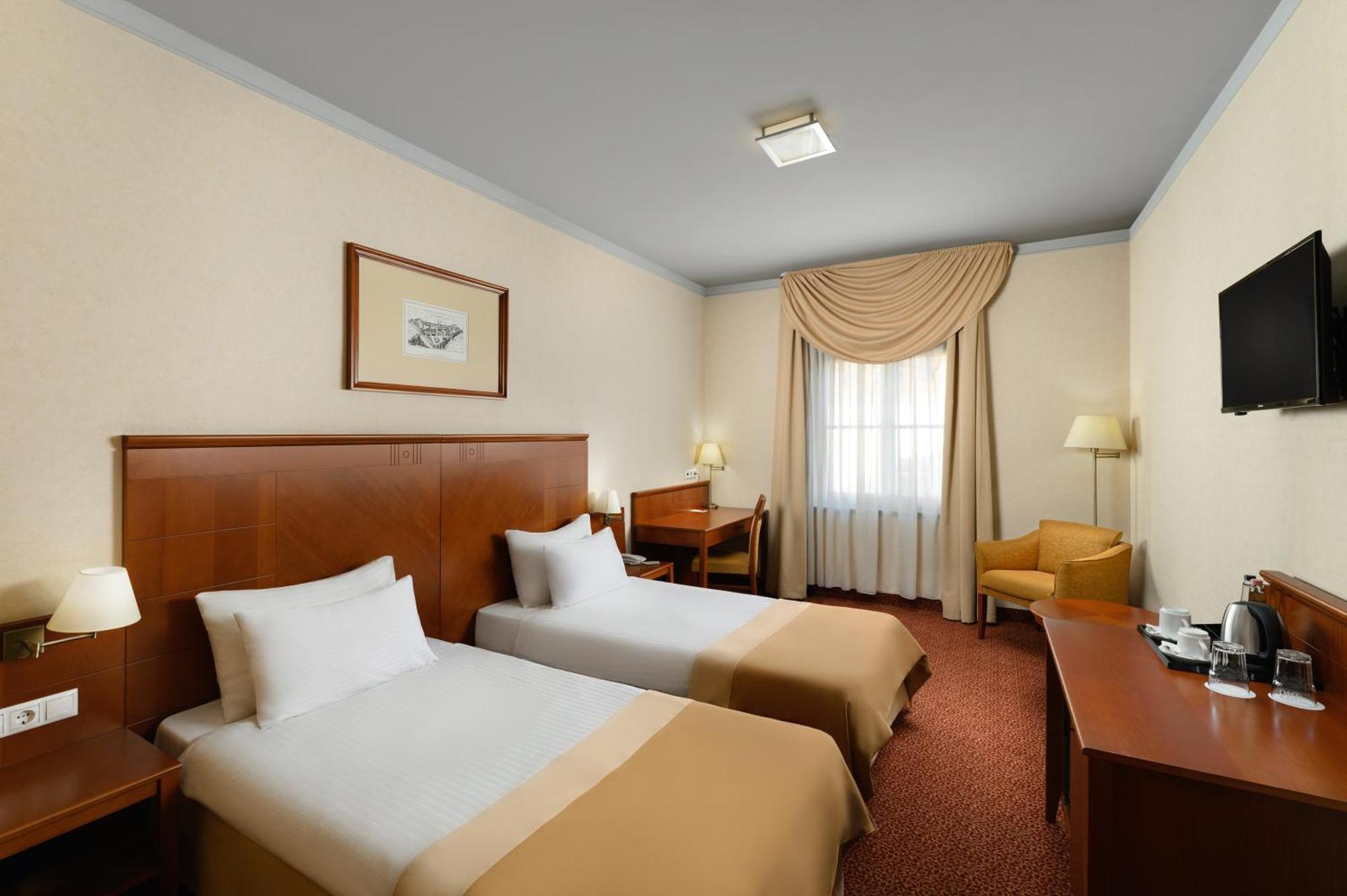 Mercure Szekesfehervar Magyar Kiraly ภายนอก รูปภาพ