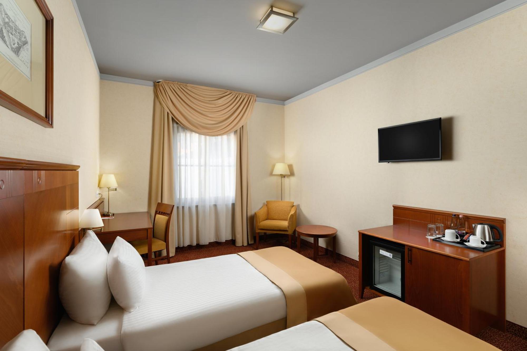 Mercure Szekesfehervar Magyar Kiraly ภายนอก รูปภาพ