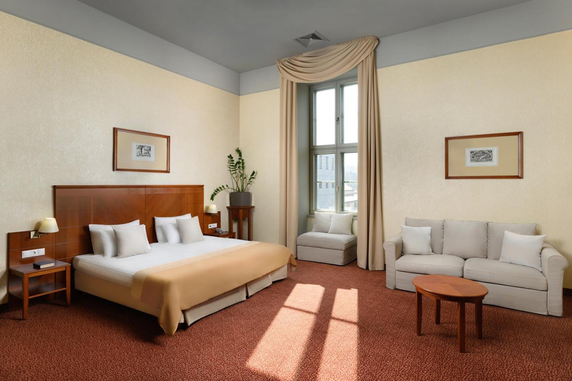 Mercure Szekesfehervar Magyar Kiraly ภายนอก รูปภาพ