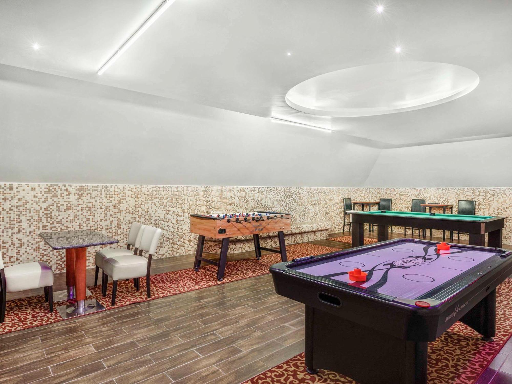 Mercure Szekesfehervar Magyar Kiraly ภายนอก รูปภาพ