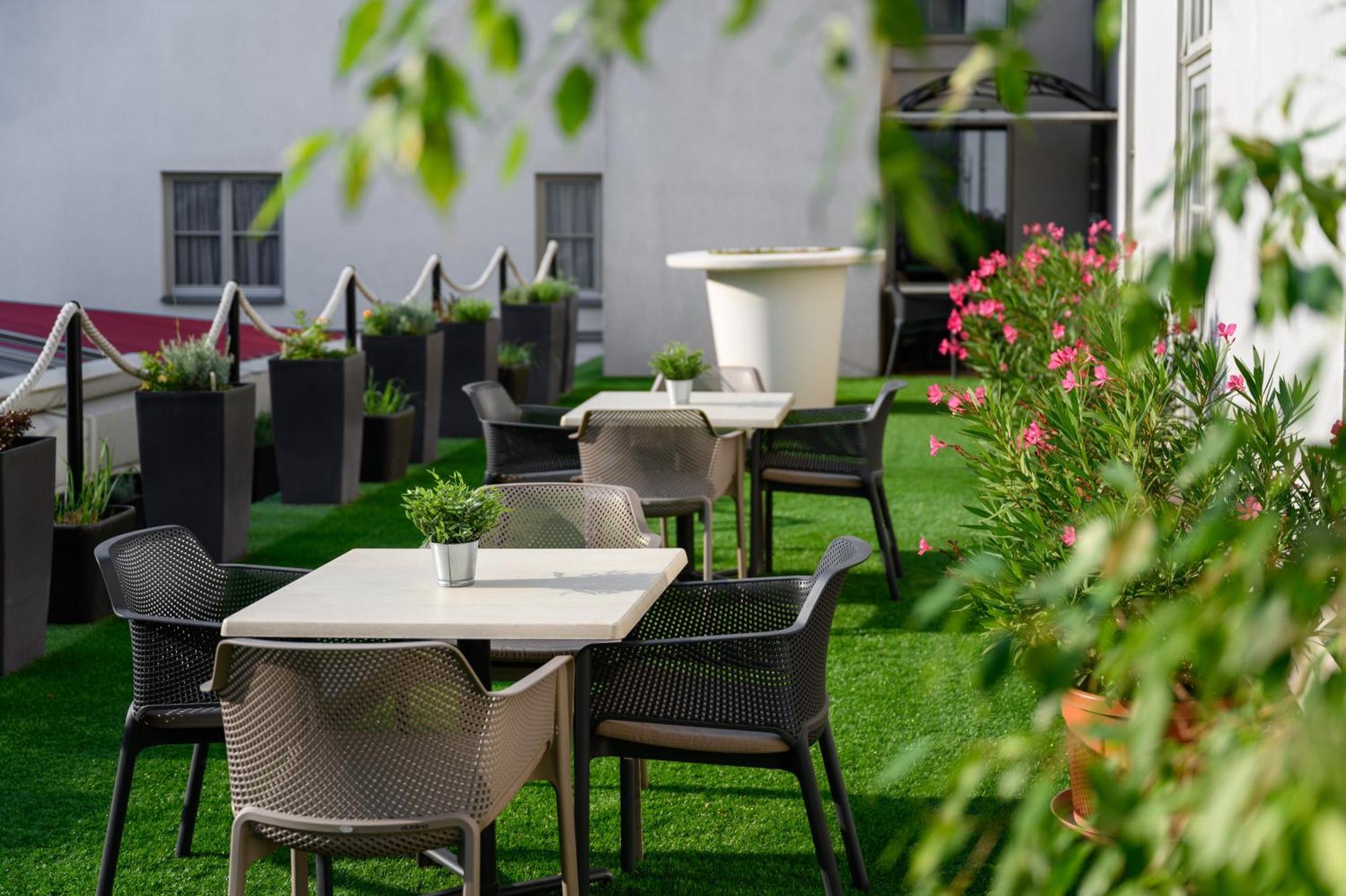 Mercure Szekesfehervar Magyar Kiraly ภายนอก รูปภาพ