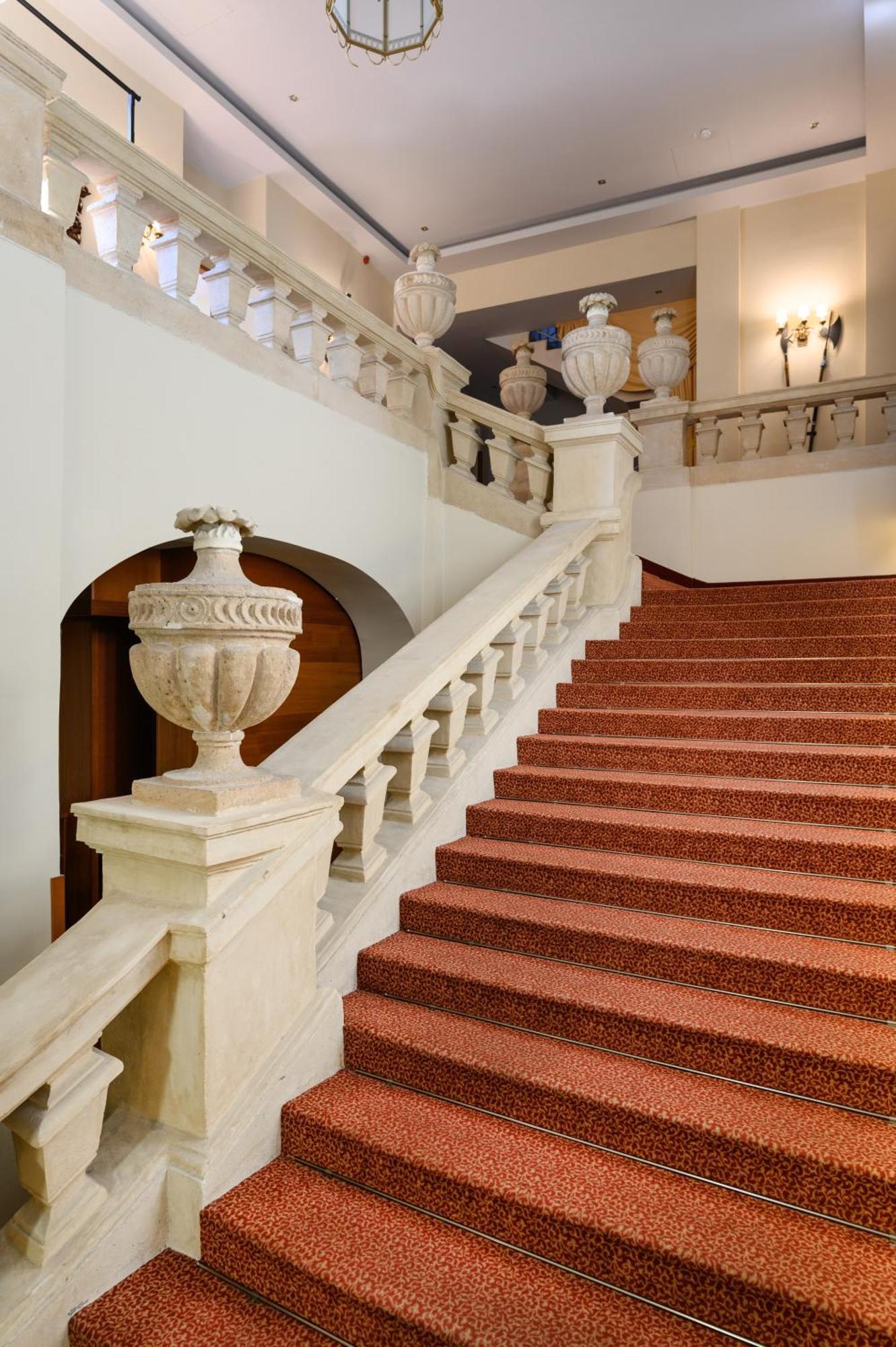 Mercure Szekesfehervar Magyar Kiraly ภายนอก รูปภาพ