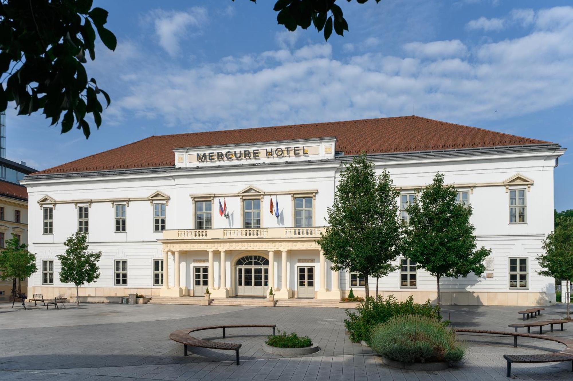 Mercure Szekesfehervar Magyar Kiraly ภายนอก รูปภาพ