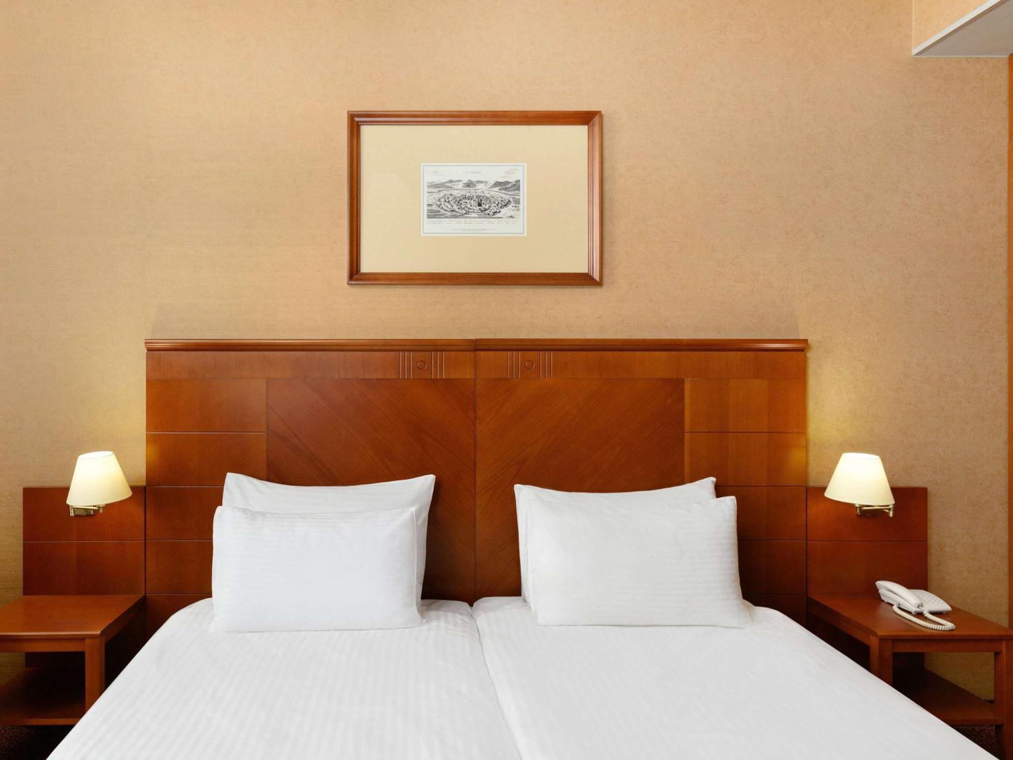 Mercure Szekesfehervar Magyar Kiraly ภายนอก รูปภาพ