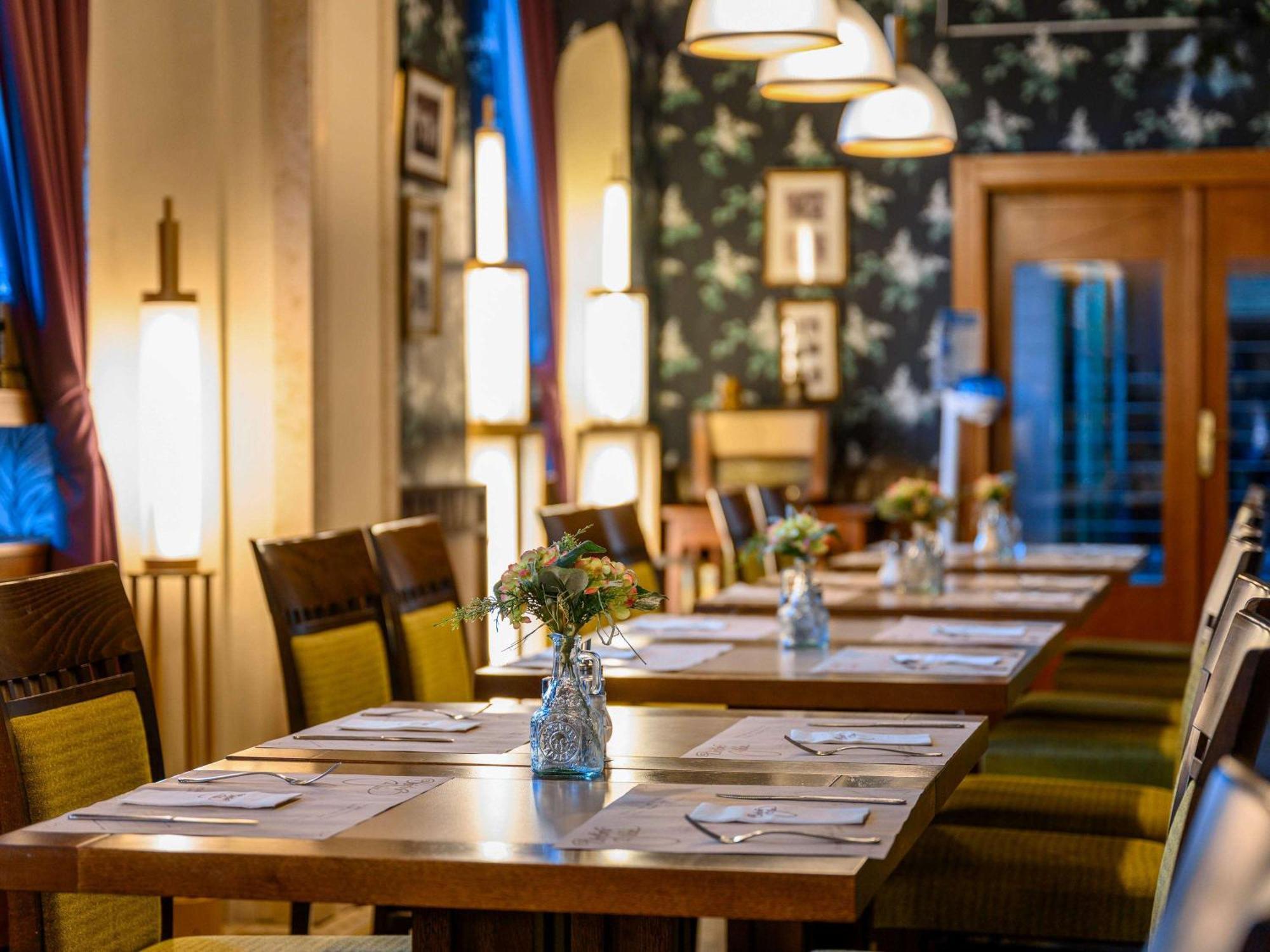 Mercure Szekesfehervar Magyar Kiraly ภายนอก รูปภาพ